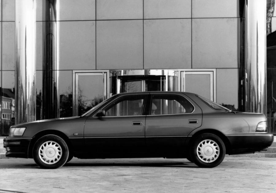  Lexus LS400 1989 года  (WW) (фото 14 из 18)